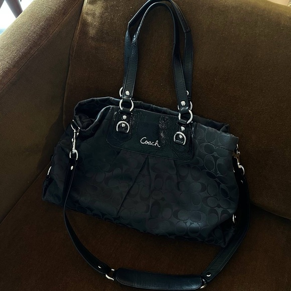 COACH Black Signature Pattern Shoulder Bag - Picture 5 of 11